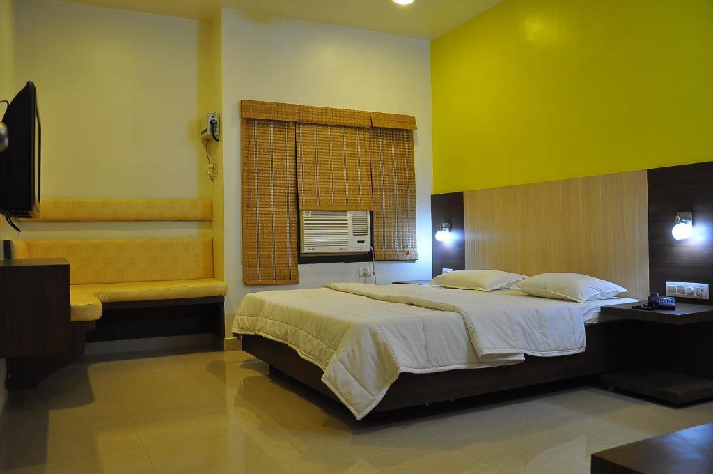 Sivamurugan Hotel Kumbakonam Room photo